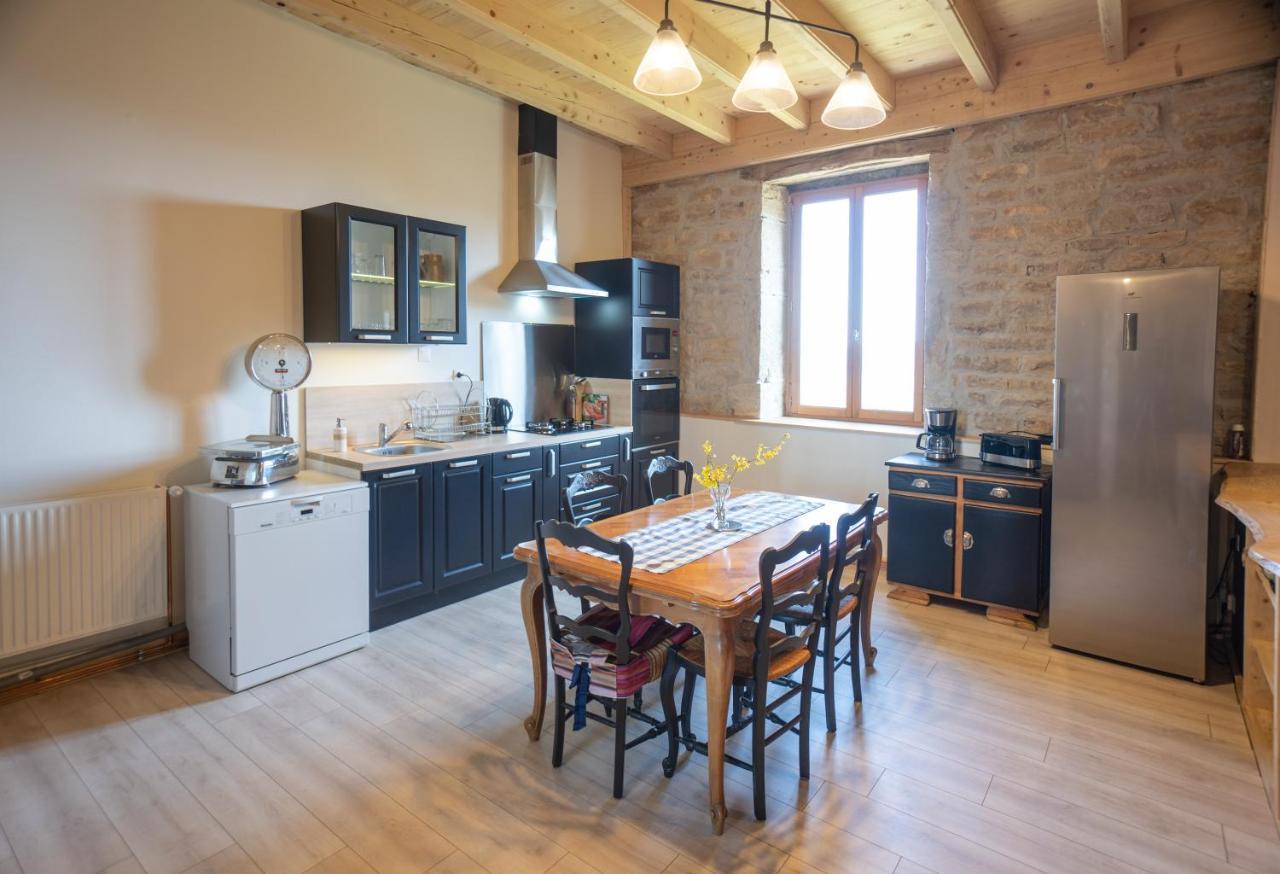 Appartement De Charme Dans Une Maison Isolee Presilly  Exterior foto